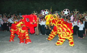 nhung-hinh-anh-mua-lan-trung-thu-dep-goi-nho-que-huong-2