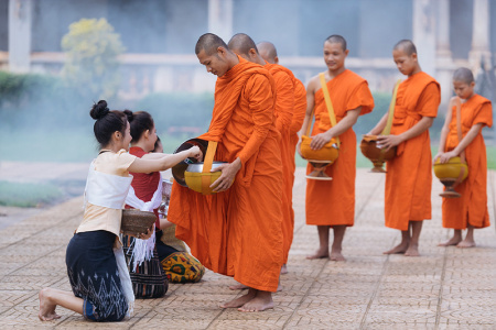  Luang Prabang 4 days/ 3 nights with Flower offering class