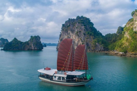 Amour, Croisière Privée D’Une Cabine En Baie De Bai Tu Long