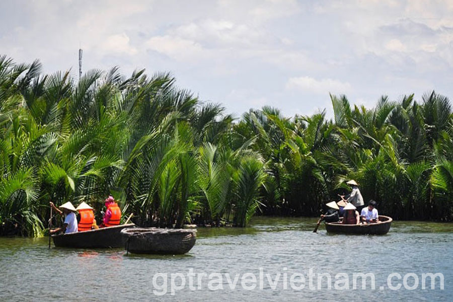 Two-week family trip to Vietnam