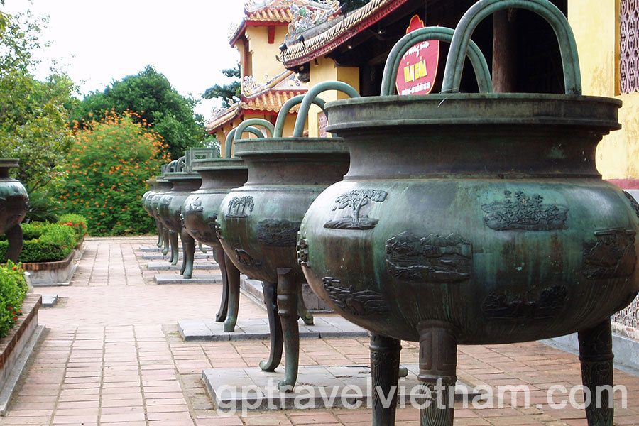  Discovery of Hue, the splendid Imperial City