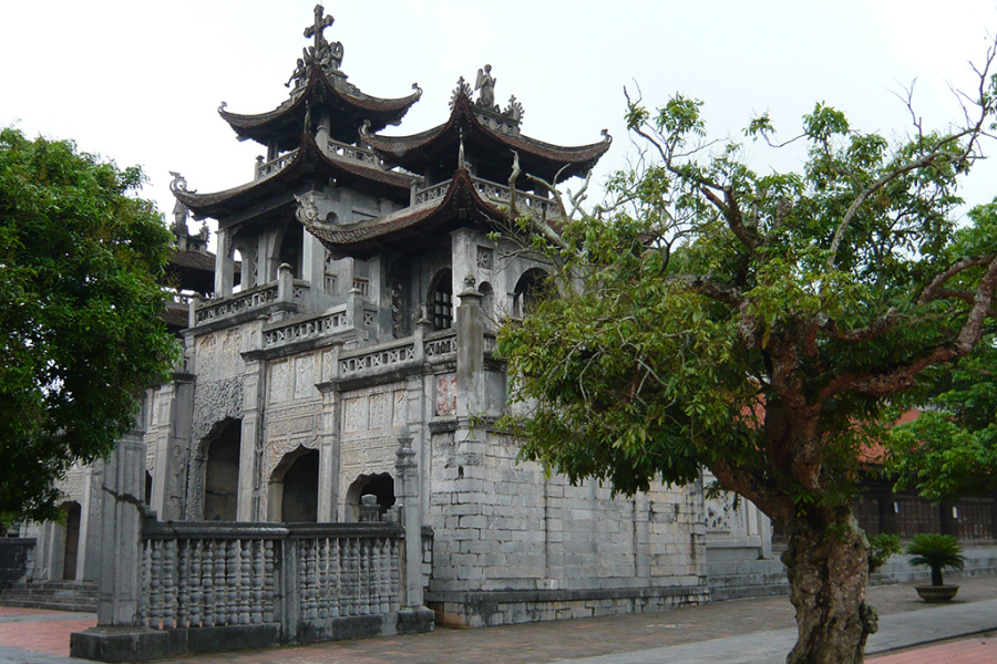 Phat Diem Cathedral and Local Life in Ninh Binh