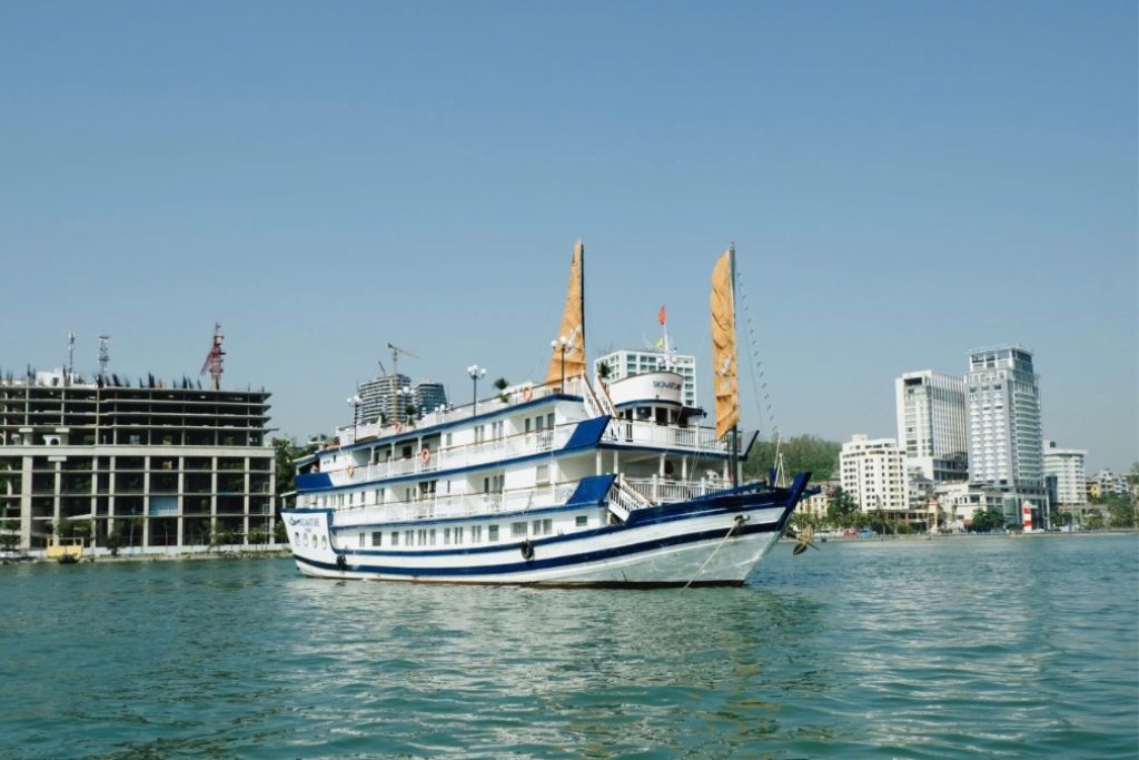 Signature Halong Cruise