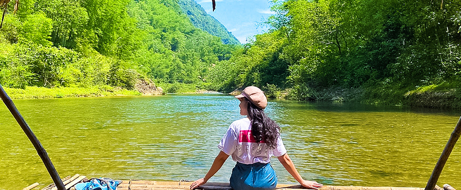 Bamboo rafting on Cham stream